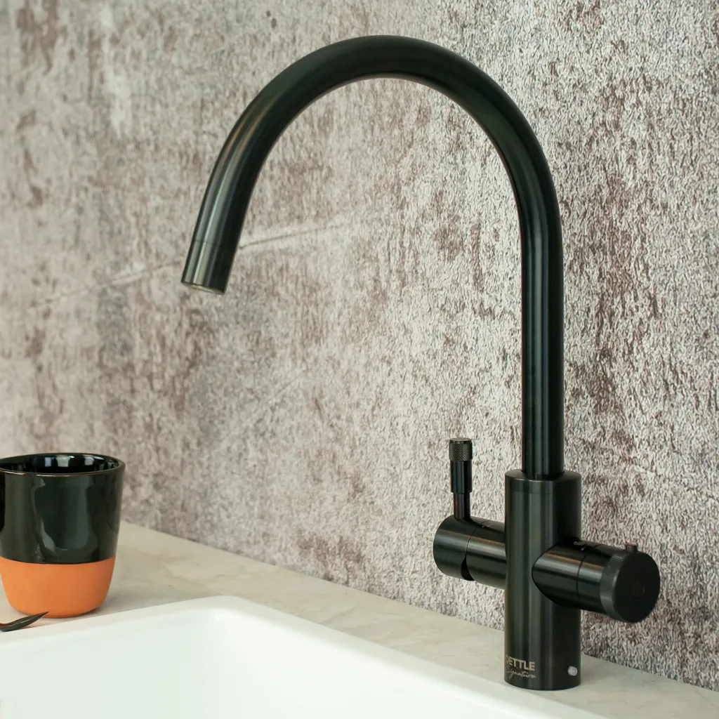 Signature Modern Black Lifestyle 1.webp